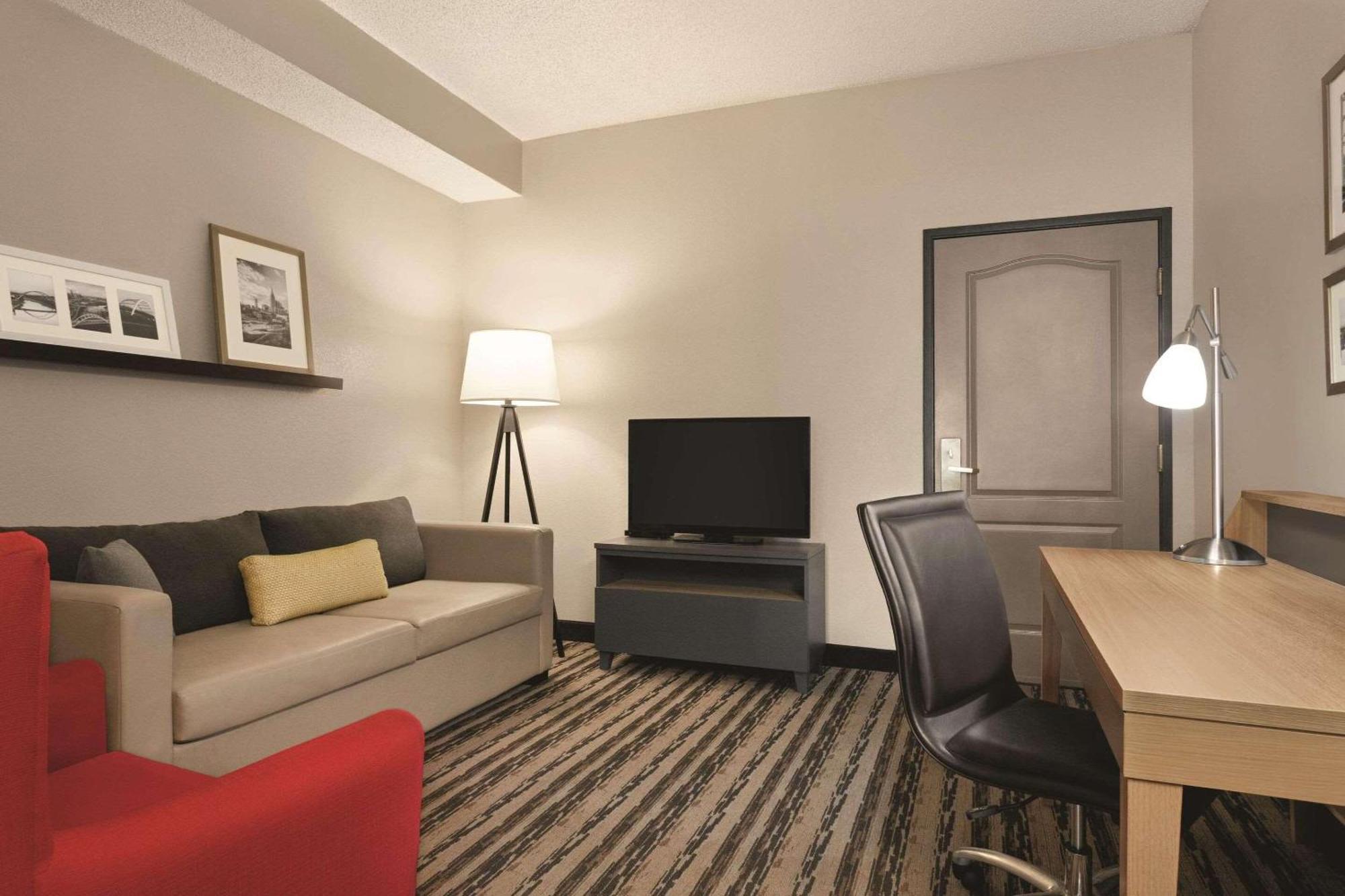 Hotel Country & By Radisson, Airport East, Tn Nashville